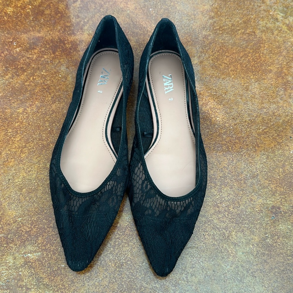 Lace flats